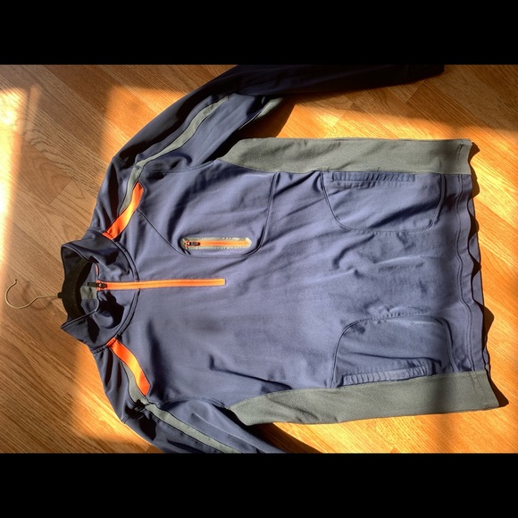 Track Top - Picture 2 of 5